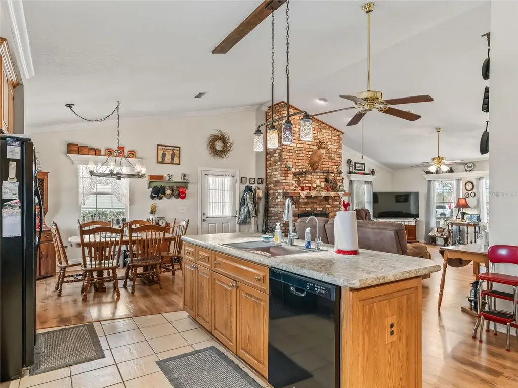4430 Cr 542h Bushnell FL 33513