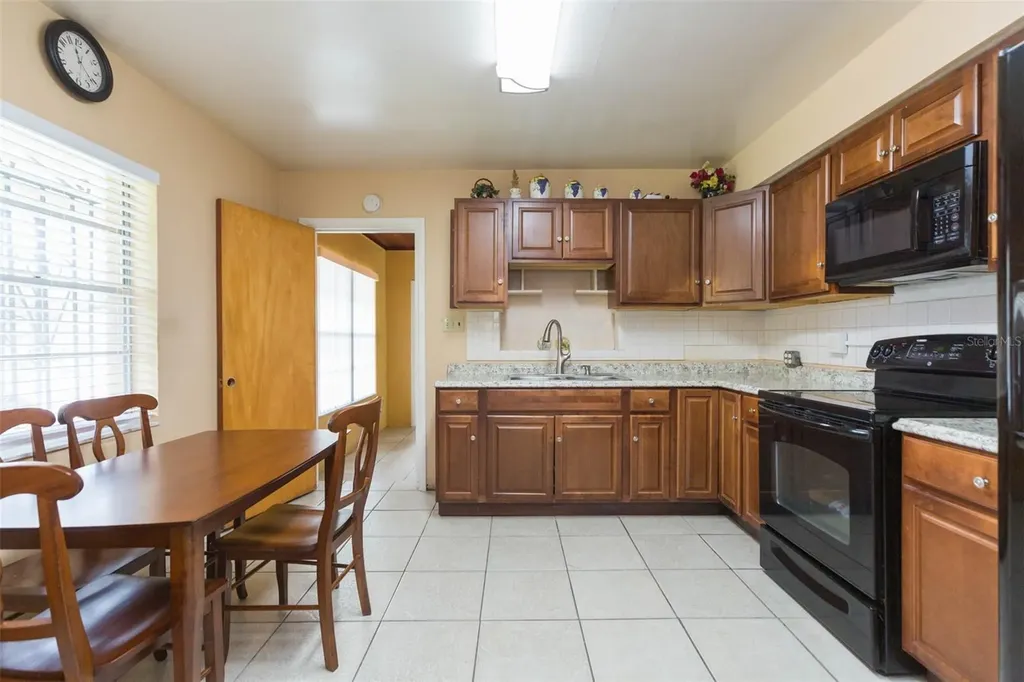 2703 W Saint Joseph Street Tampa FL 33607
