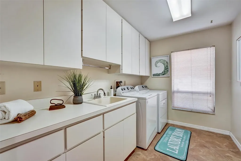7307 Weeping Willow Drive Sarasota FL 34241