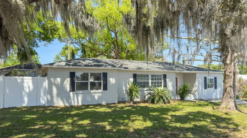 1047 Clay Boulevard Eustis FL 32726