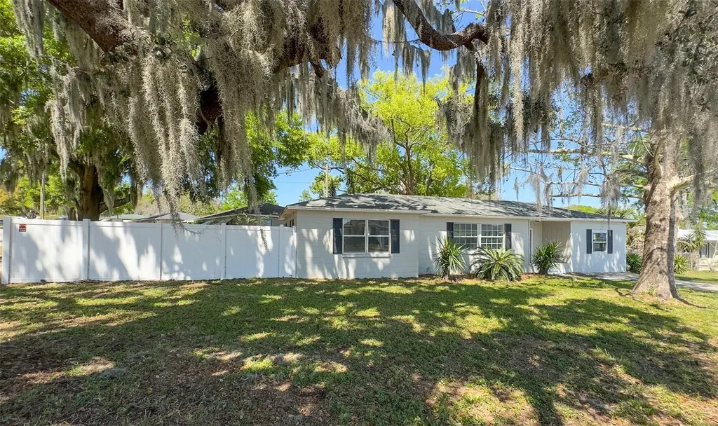 1047 Clay Boulevard Eustis FL 32726