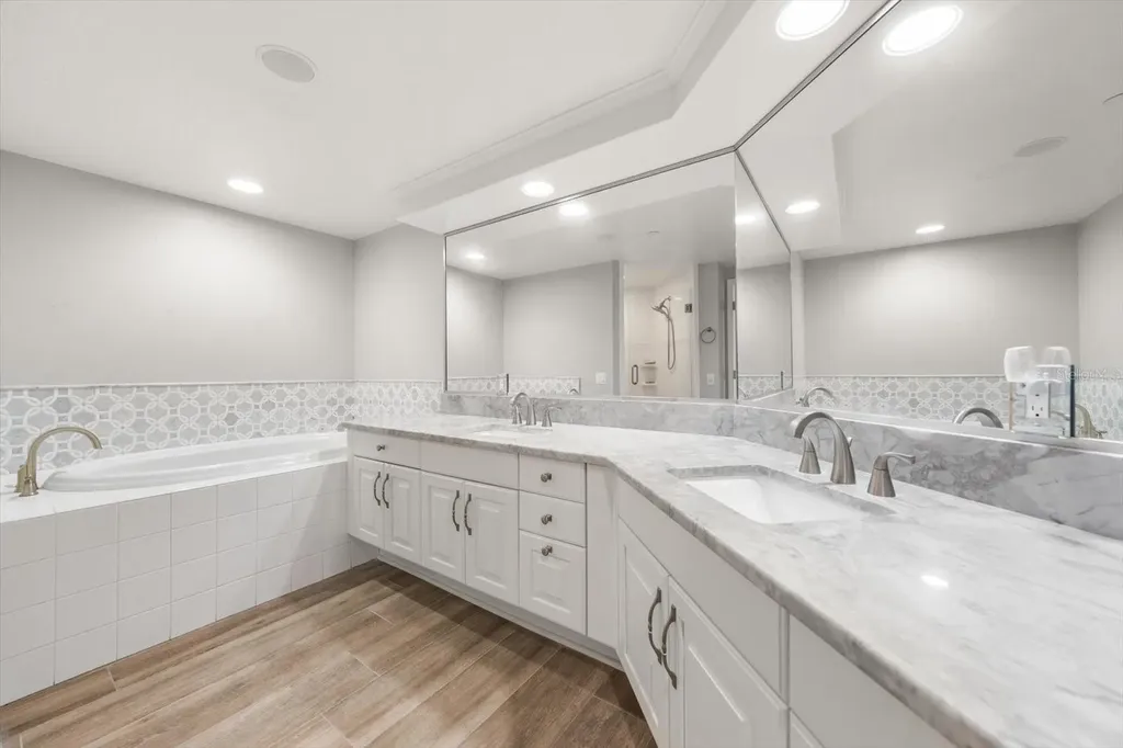 4993 Bacopa Lane S St Petersburg FL 33715