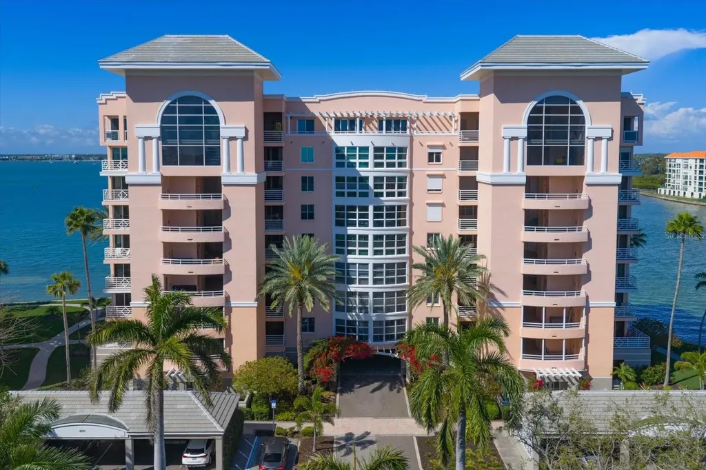 4993 Bacopa Lane S St Petersburg FL 33715