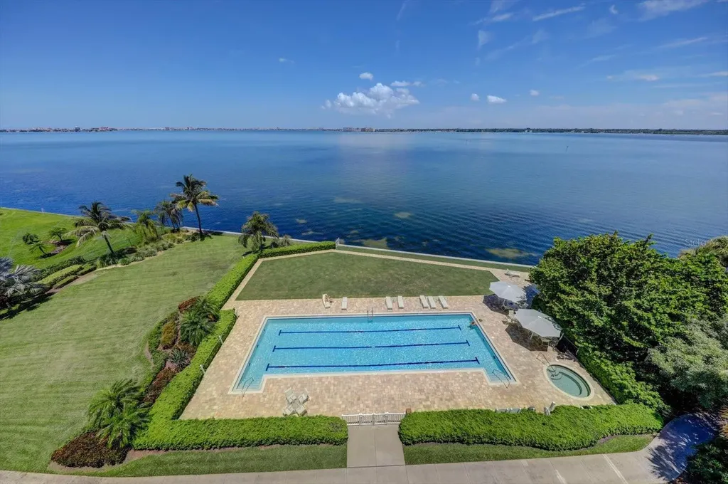 4993 Bacopa Lane S St Petersburg FL 33715