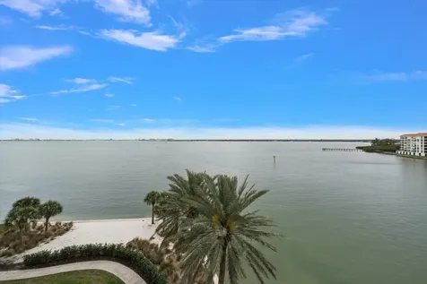4993 Bacopa Lane S St Petersburg FL 33715