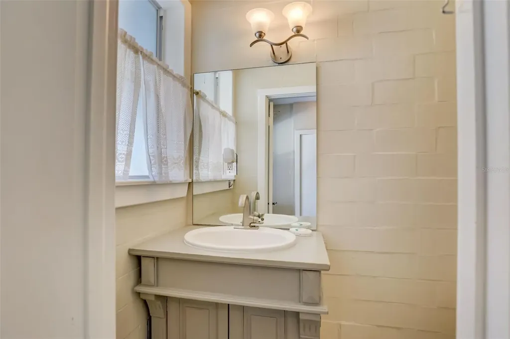 2101 Hill Street New Smyrna Beach FL 32169