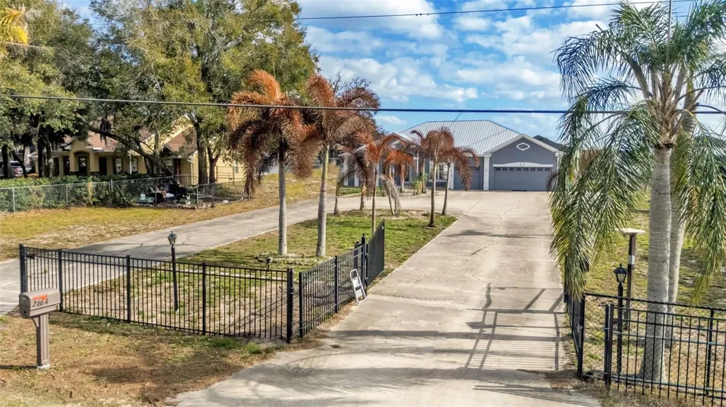 2664 Country Club Road N Winter Haven FL 33881