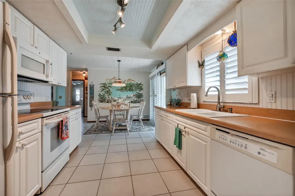 923 Locust Street New Smyrna Beach FL 32169