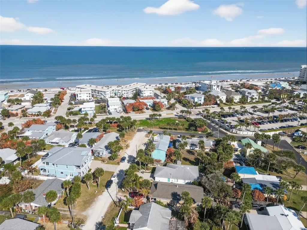 923 Locust Street New Smyrna Beach FL 32169