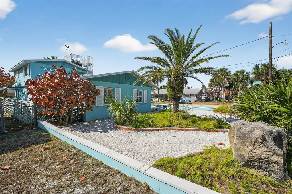 923 Locust Street New Smyrna Beach FL 32169