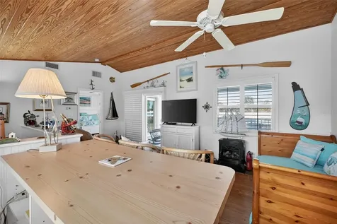 923 Locust Street New Smyrna Beach FL 32169