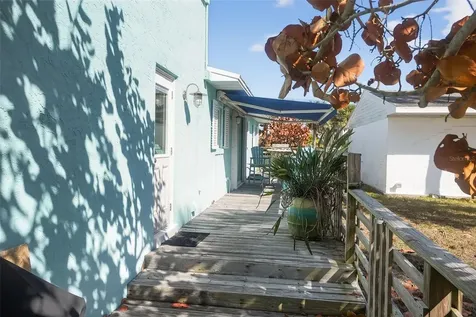 923 Locust Street New Smyrna Beach FL 32169