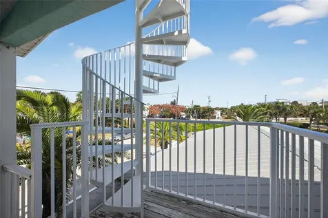923 Locust Street New Smyrna Beach FL 32169