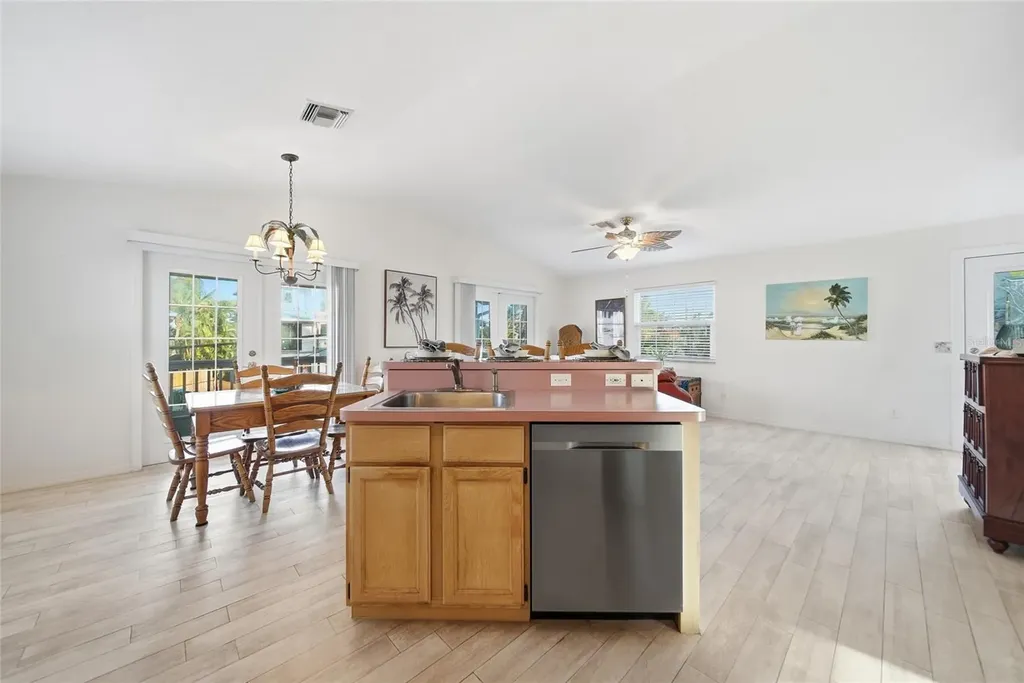 2112 Avenue B Bradenton Beach FL 34217
