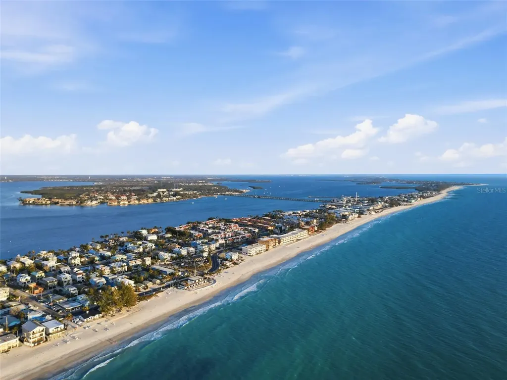 2112 Avenue B Bradenton Beach FL 34217