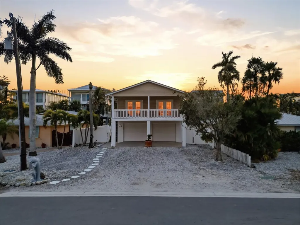 2112 Avenue B Bradenton Beach FL 34217