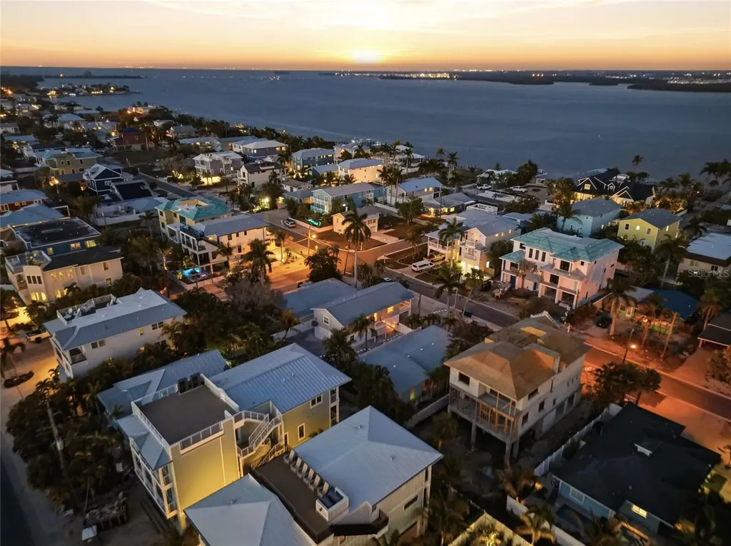 2112 Avenue B Bradenton Beach FL 34217