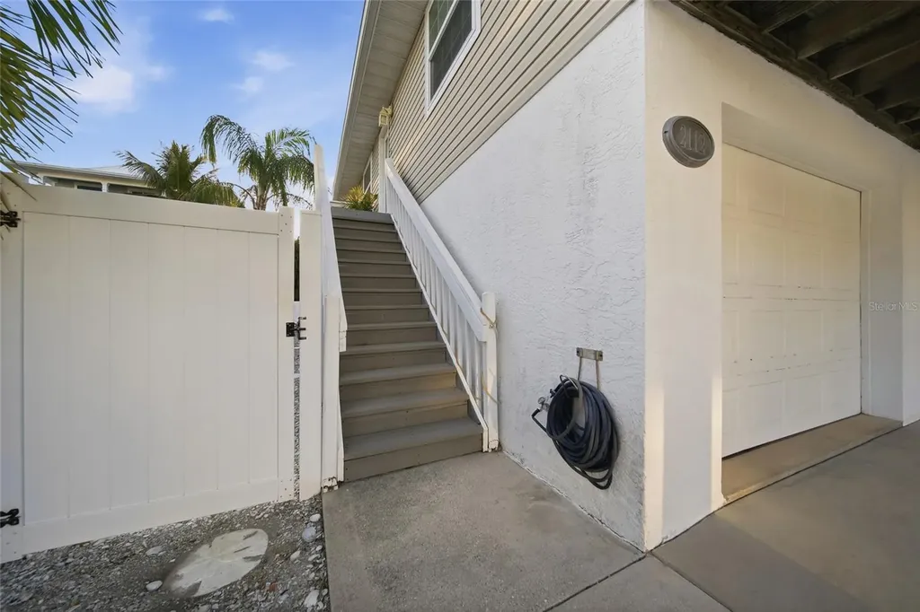 2112 Avenue B Bradenton Beach FL 34217