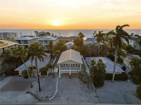 2112 Avenue B Bradenton Beach FL 34217