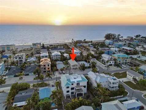 2112 Avenue B Bradenton Beach FL 34217