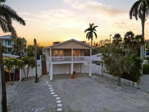 2112 Avenue B Bradenton Beach FL 34217