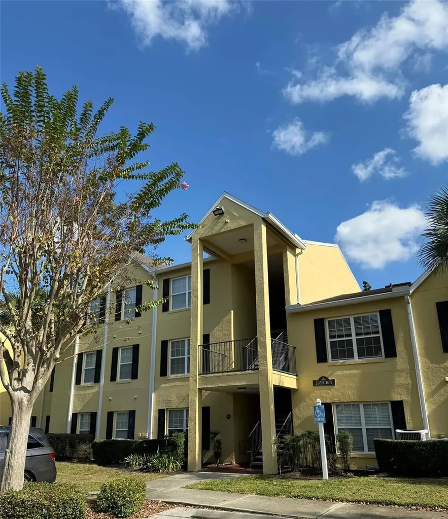 2059 Dixie Belle Drive Orlando FL 32812