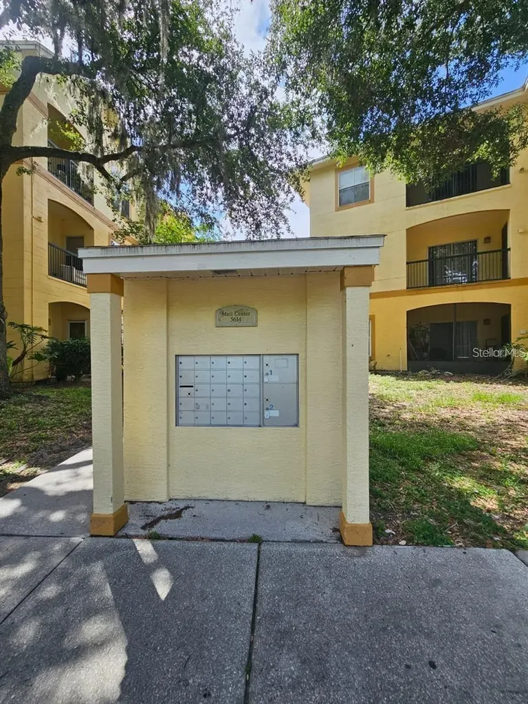 5606 Pinnacle Heights Circle Tampa FL 33624
