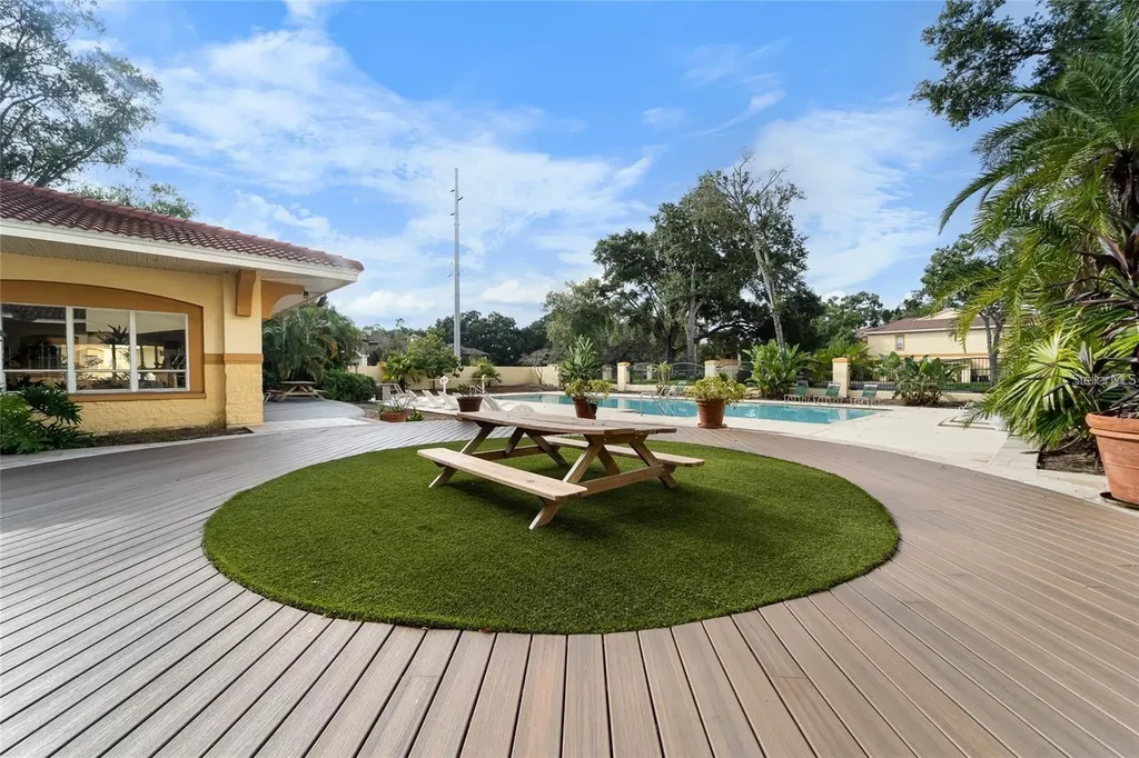 5606 Pinnacle Heights Circle Tampa FL 33624