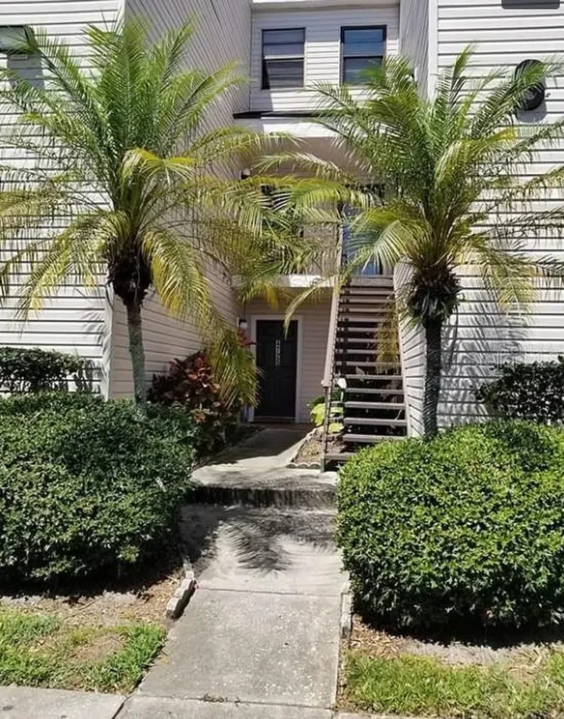4723 Puritan Circle Tampa FL 33617