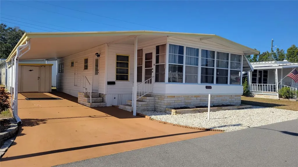 585 Sky Harbor Drive Clearwater FL 33759