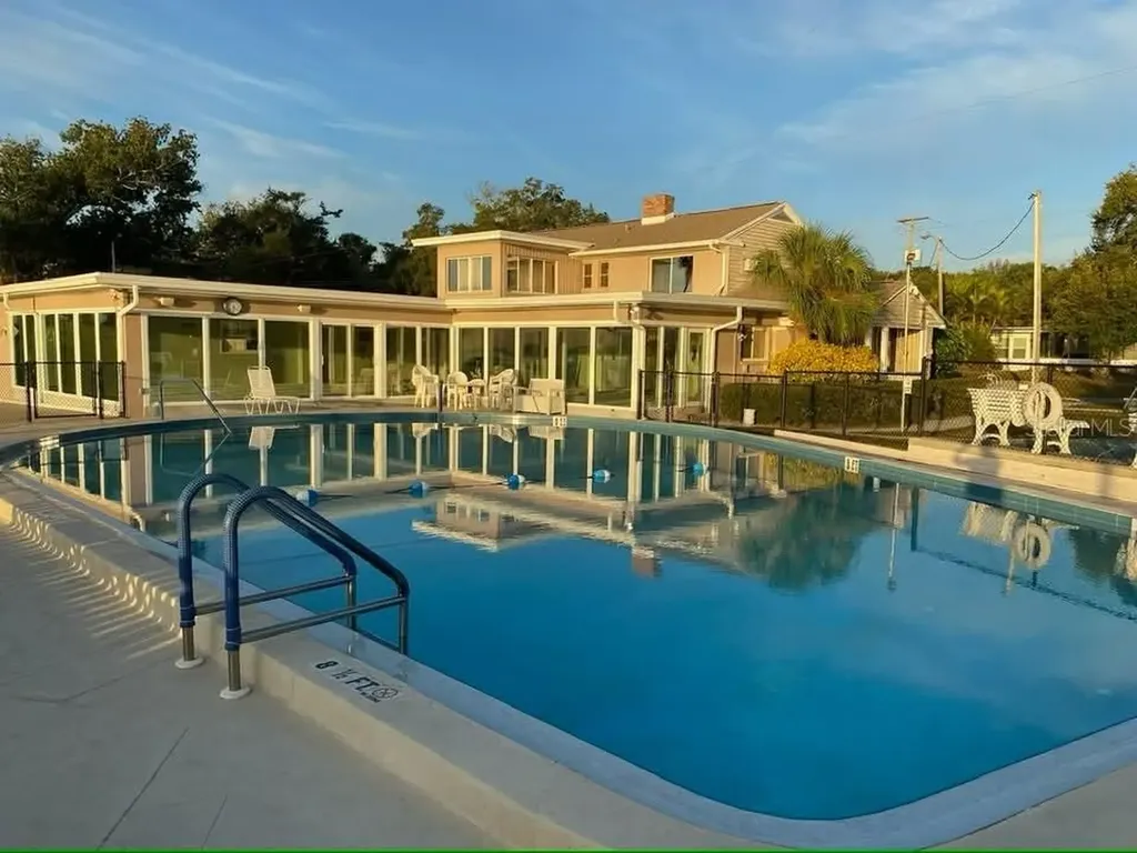 585 Sky Harbor Drive Clearwater FL 33759