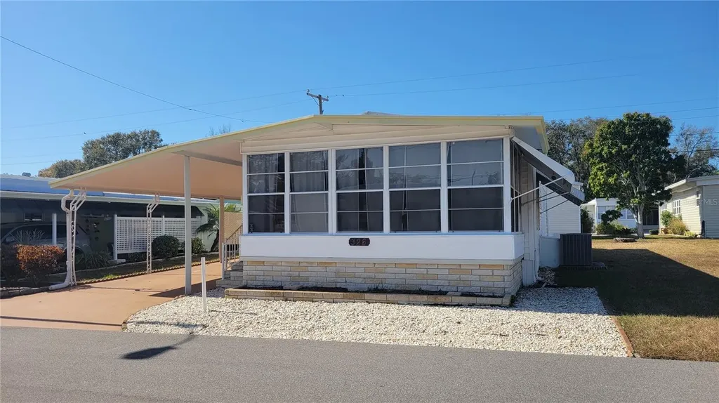 585 Sky Harbor Drive Clearwater FL 33759