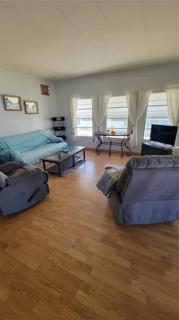 585 Sky Harbor Drive Clearwater FL 33759