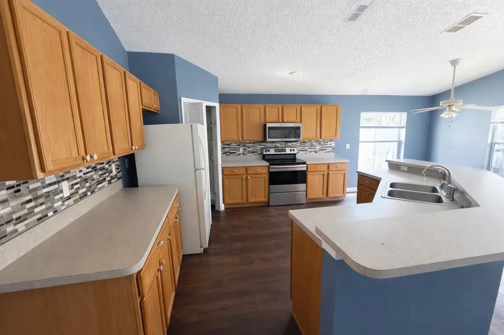 551 Lake Charles Drive Davenport FL 33837