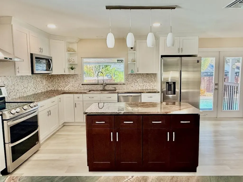 2563 Knotty Pine Way Clearwater FL 33761