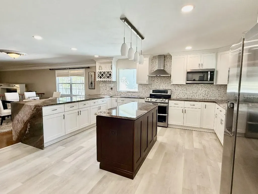 2563 Knotty Pine Way Clearwater FL 33761