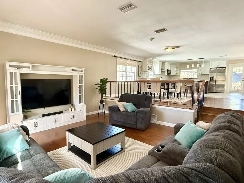 2563 Knotty Pine Way Clearwater FL 33761