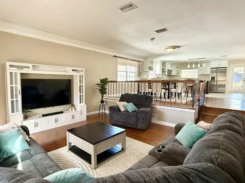 2563 Knotty Pine Way Clearwater FL 33761