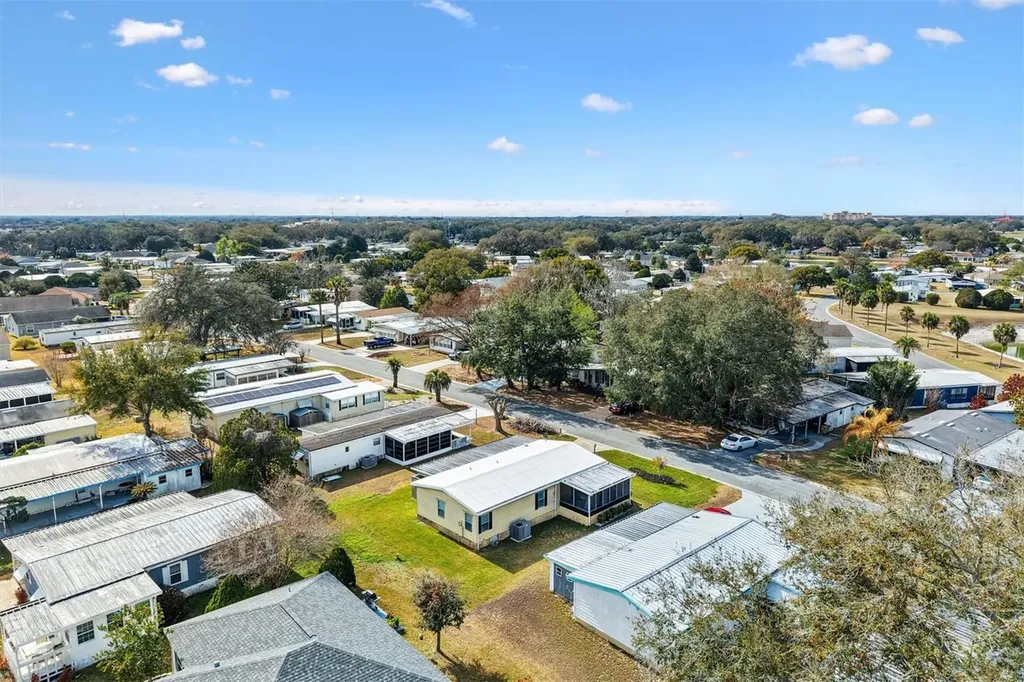 724 Royal Palm Avenue Lady Lake FL 32159