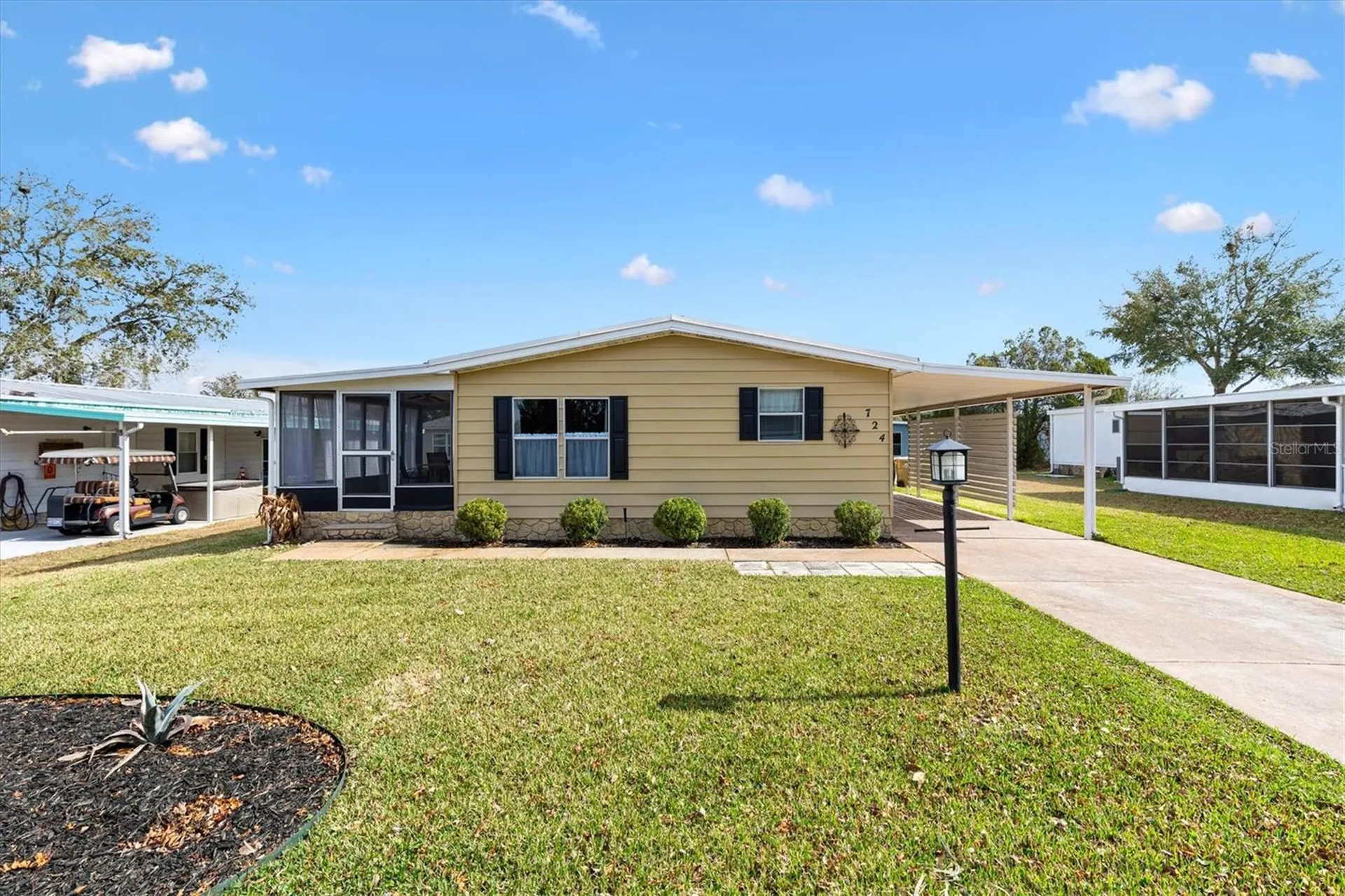 724 Royal Palm Avenue Lady Lake FL 32159