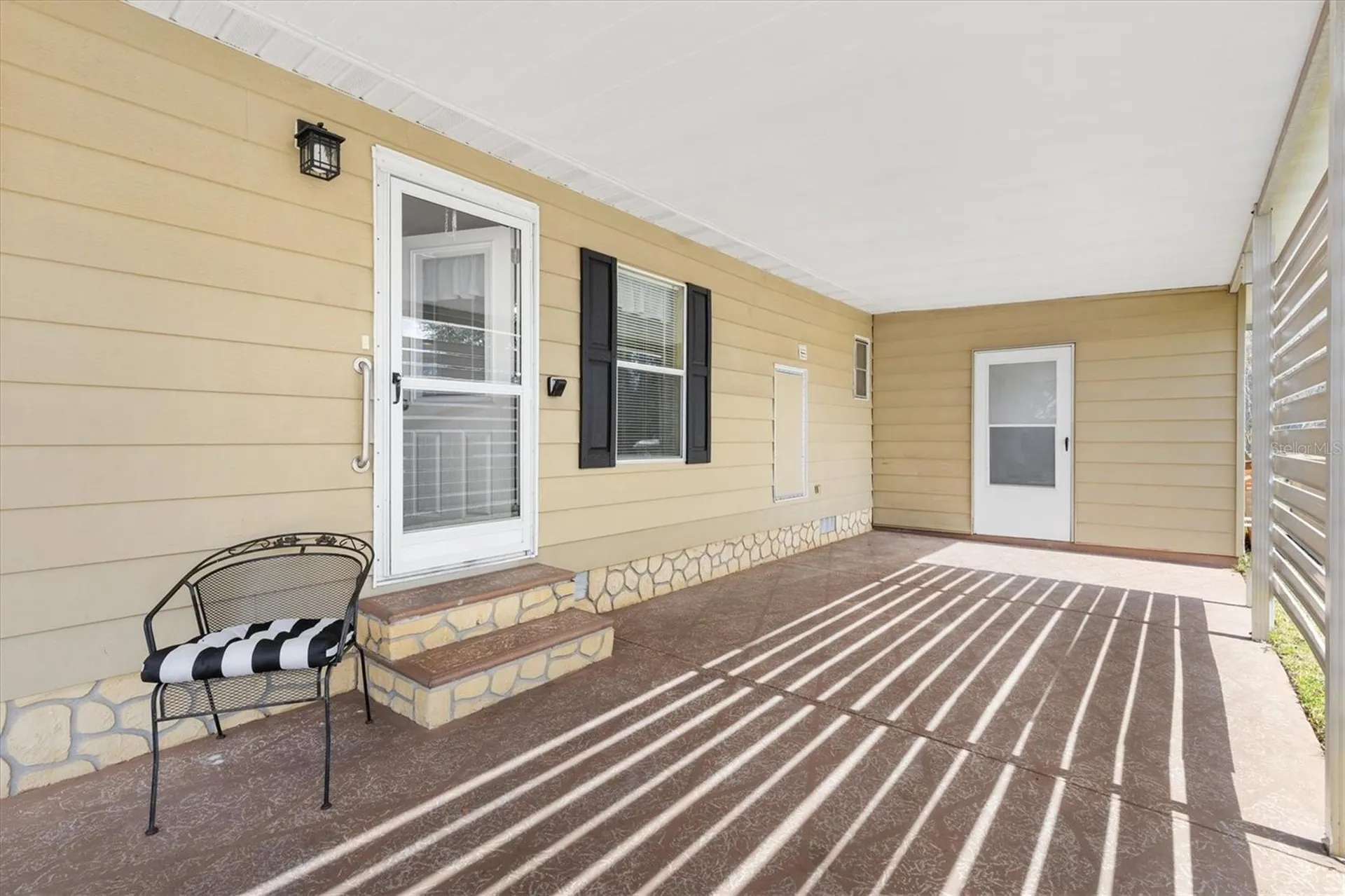 724 Royal Palm Avenue Lady Lake FL 32159