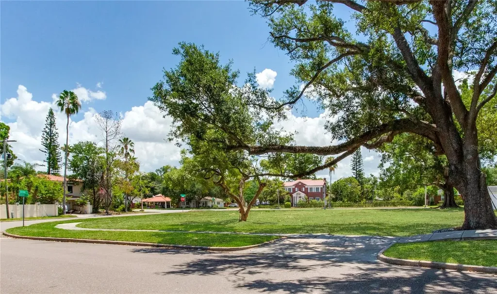 116 W Davis Boulevard Tampa FL 33606