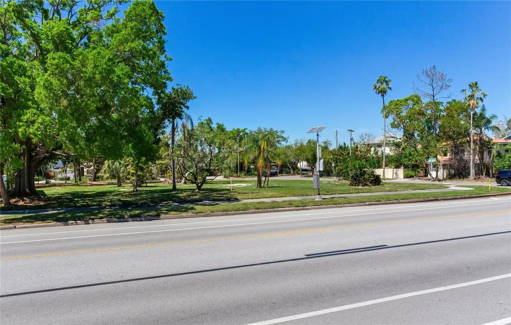 116 W Davis Boulevard Tampa FL 33606