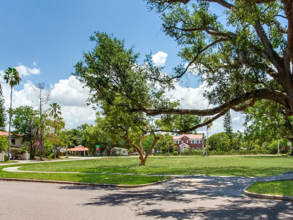 116 W Davis Boulevard Tampa FL 33606