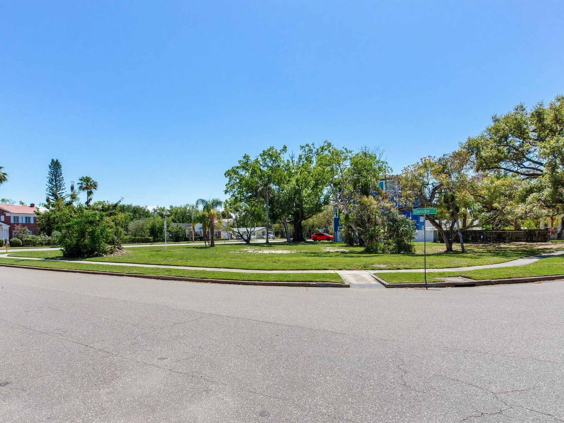 116 W Davis Boulevard Tampa FL 33606