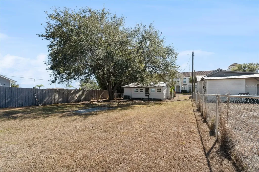 110 W 1st Street Frostproof FL 33843
