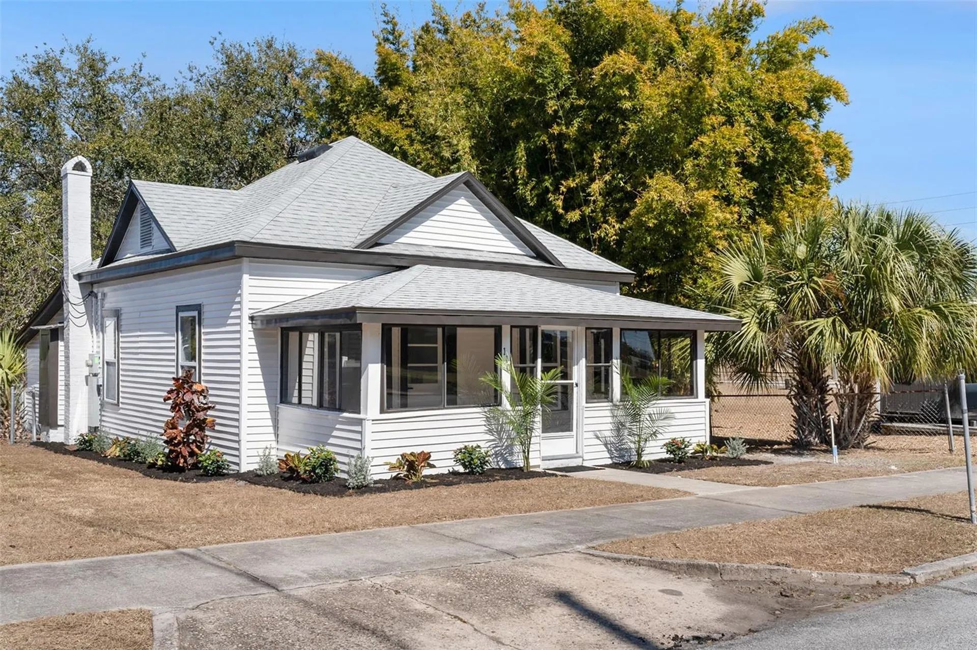 110 W 1st Street Frostproof FL 33843