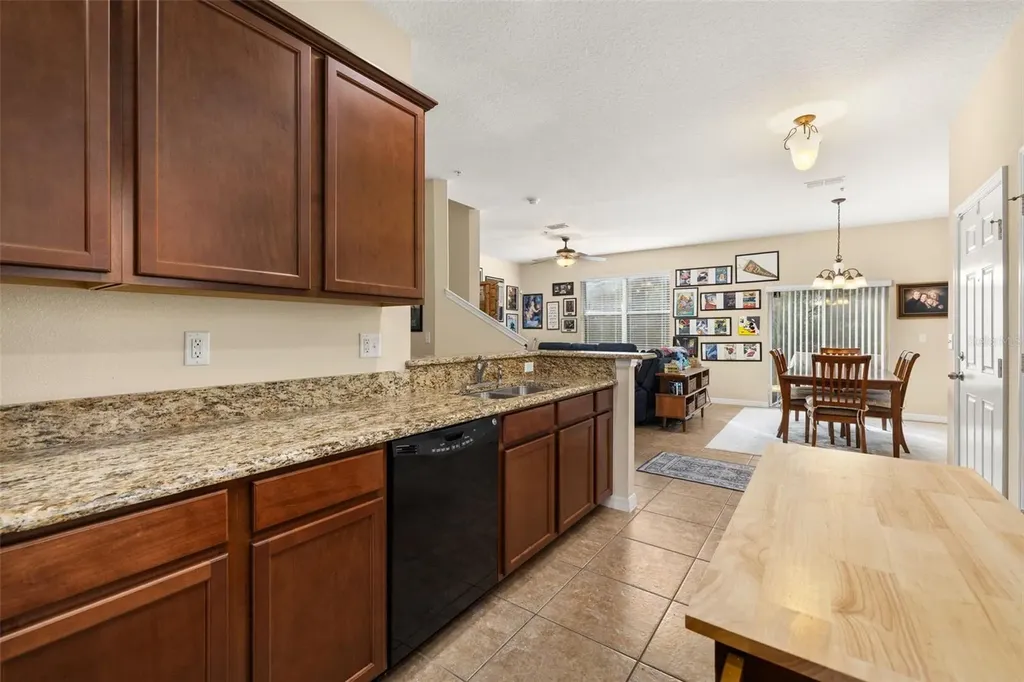 1532 Scarlet Oak Loop Winter Garden FL 34787