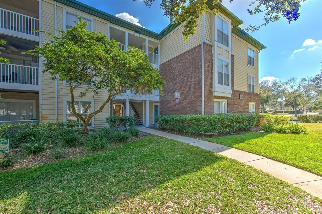10028 Strafford Oak Court Tampa FL 33624