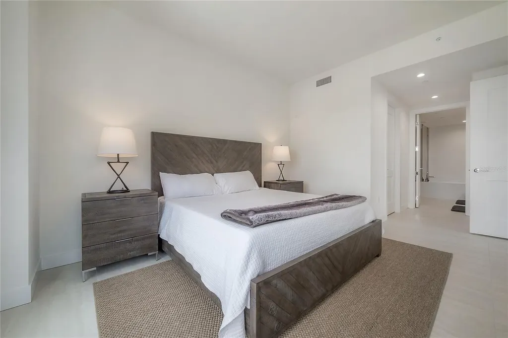 2103 Bayshore Boulevard Tampa FL 33606